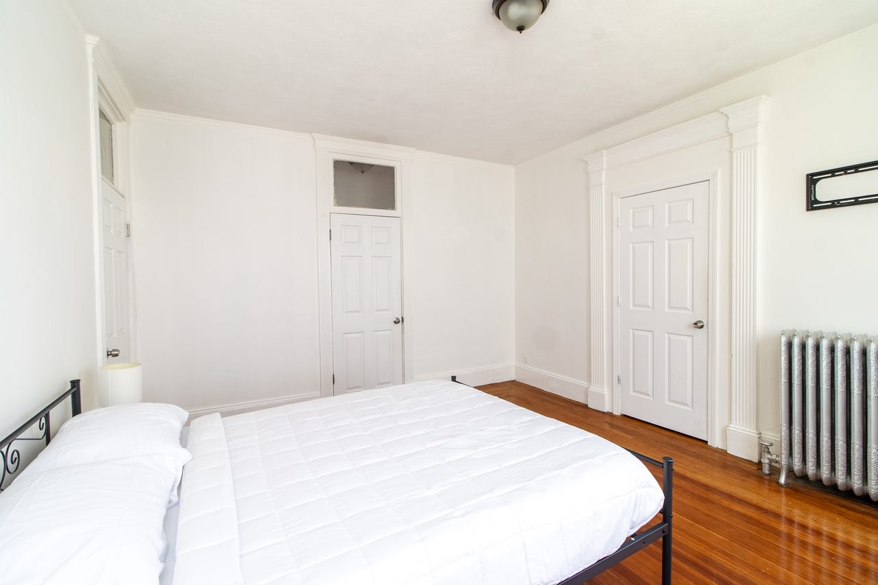 #1494: Dorchester Center - Queen Room C - 15