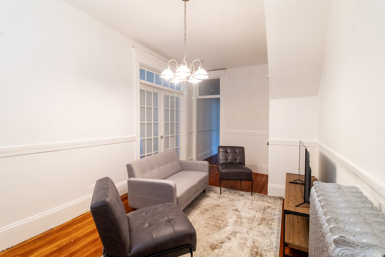 #1494: Dorchester Center - Queen Room E - 8