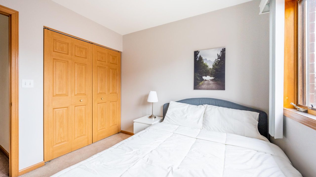 #1632: Chinatown - Queen Bedroom B - #1632: Chinatown - Gallery - 3