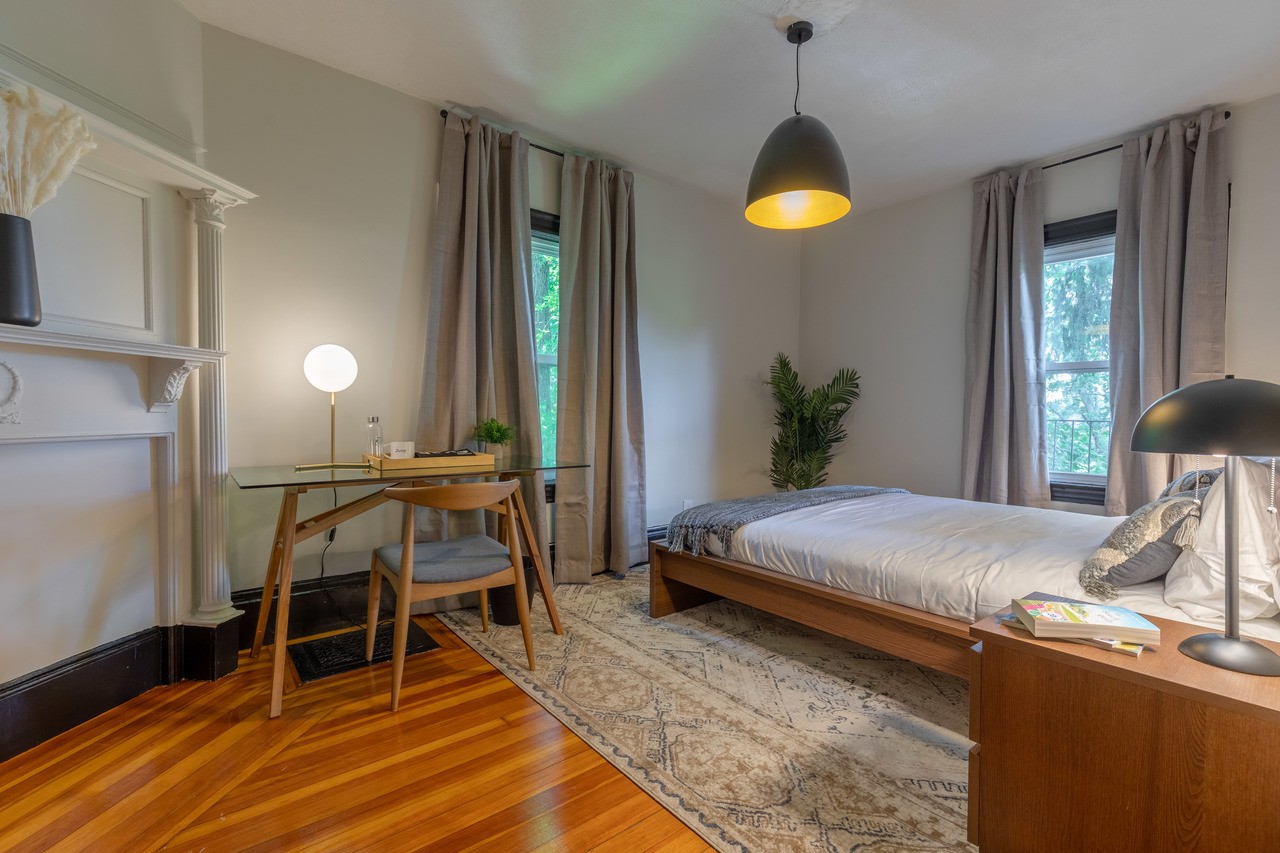 #234: Allston - Queen Bedroom A - 17