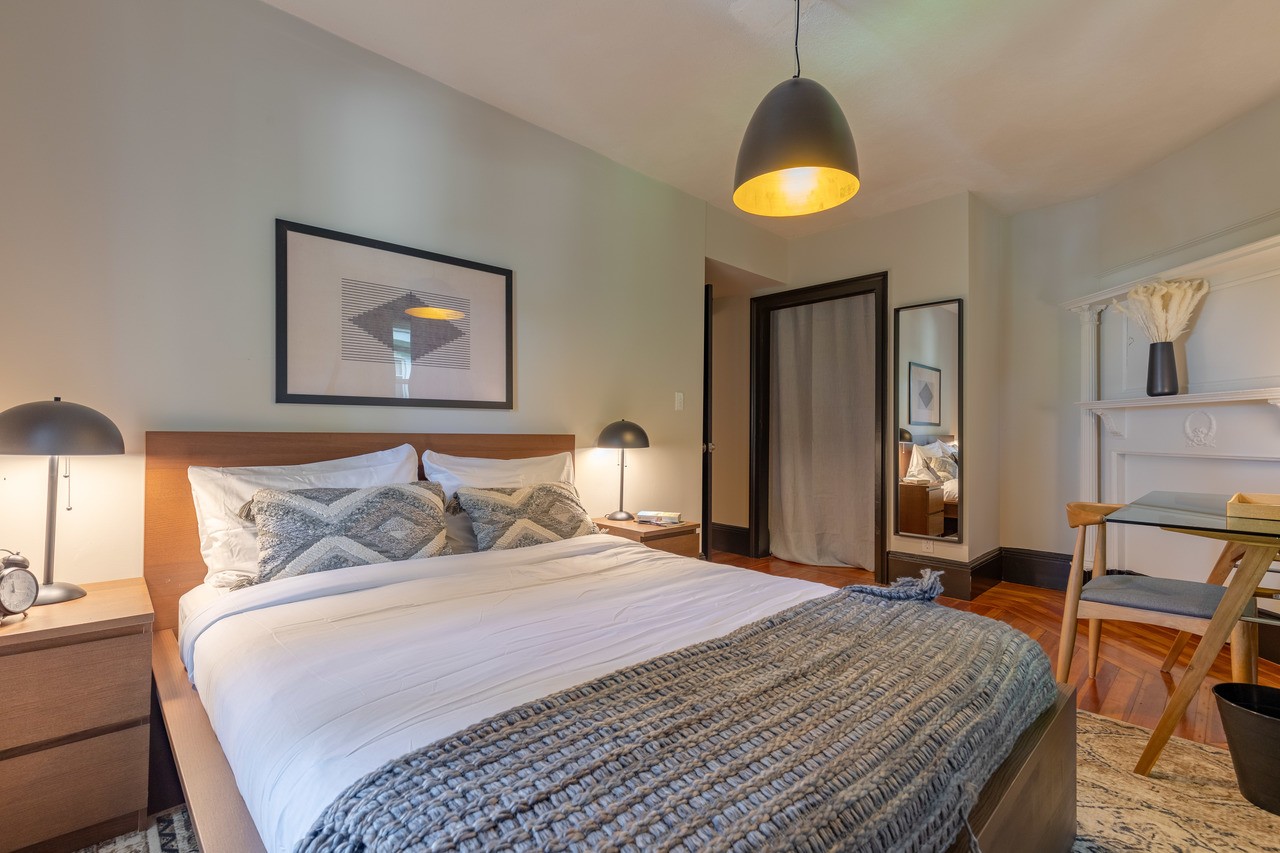 #234: Allston - Queen Bedroom A - 16