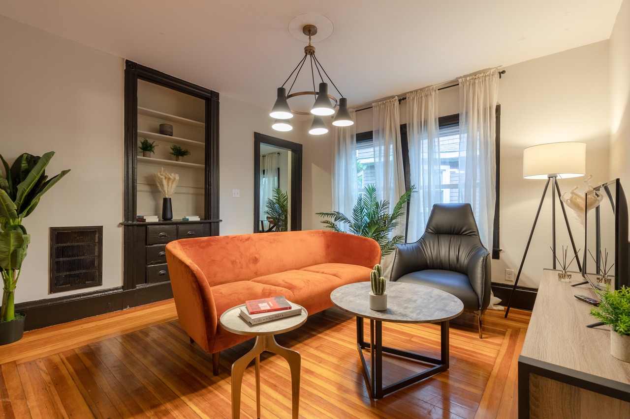 #234: Allston - Queen Bedroom D - 10