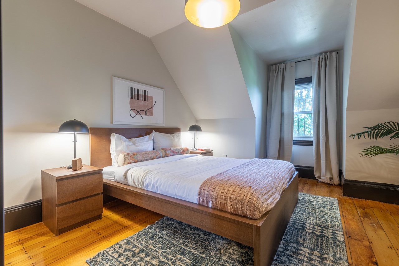 #234: Allston - Queen Bedroom E - 16