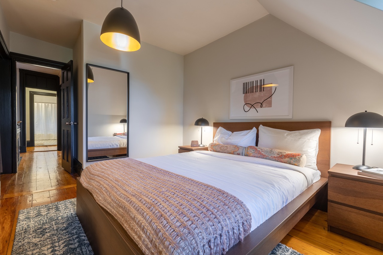 #234: Allston - Queen Bedroom E - 15