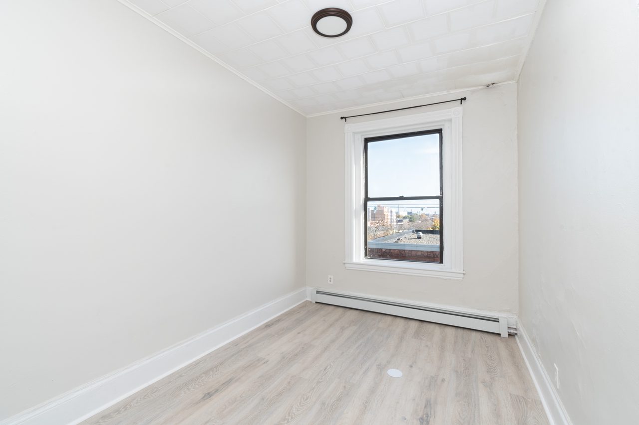  #1420: Allston - Full Bedroom A  -  #1420: Allston  - Gallery -  1