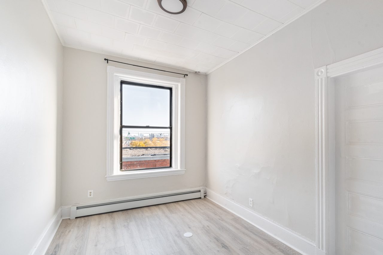  #1420: Allston - Full Bedroom A  -  #1420: Allston  - Gallery -  3