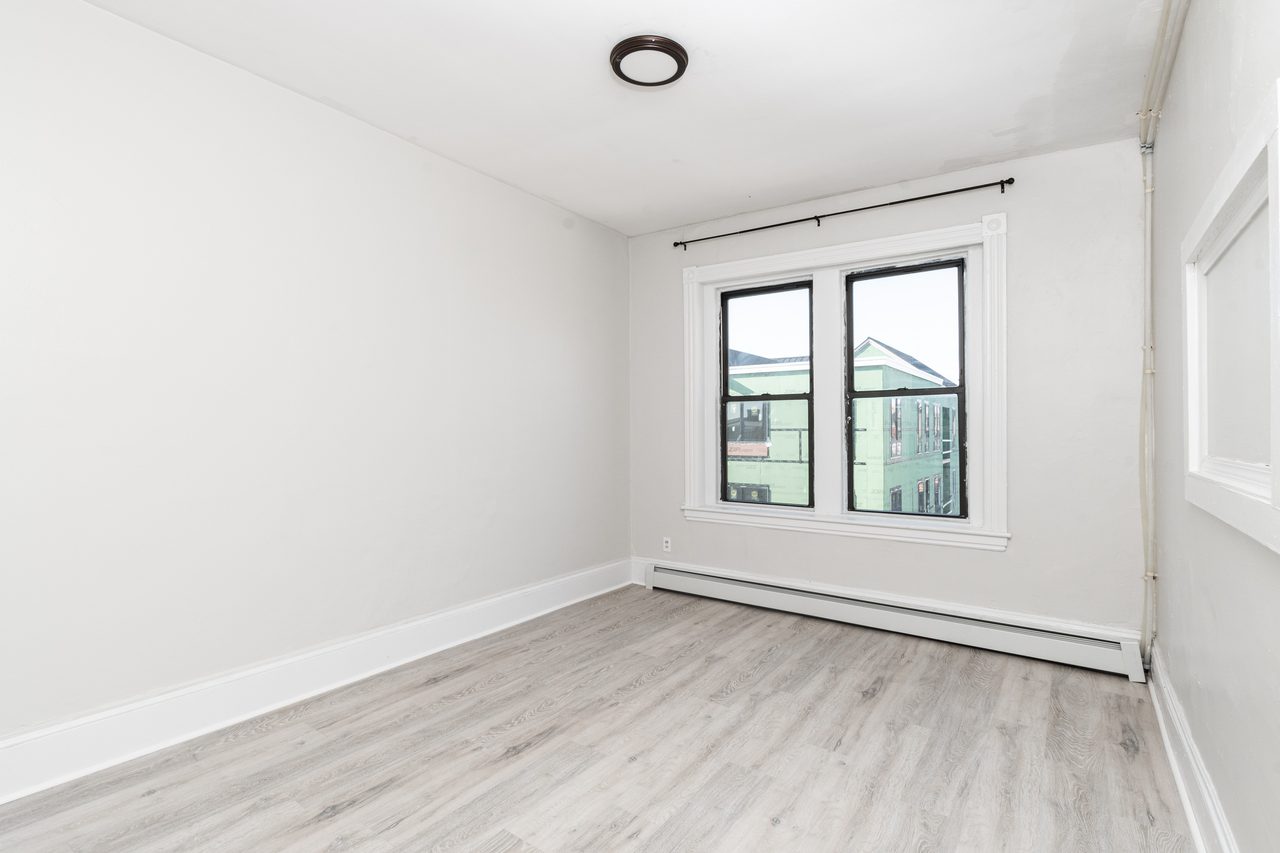  #1420: Allston - Full Bedroom D  -  #1420: Allston  - Gallery -  2