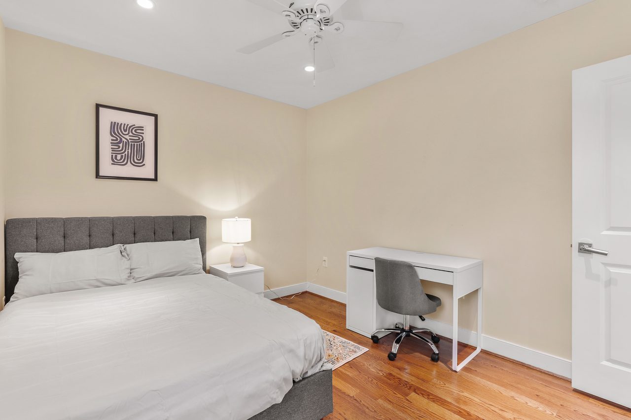 #1456: Capitol Hill - Full Bedroom B - 3