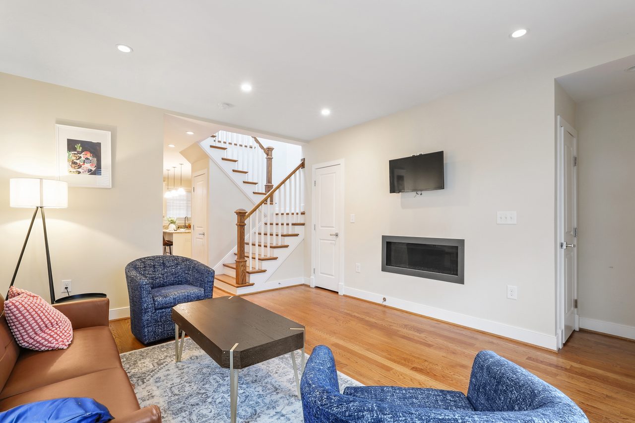 #1456: Capitol Hill - Queen Bedroom A W/Private Bathroom - #1456: Capitol Hill - Gallery - 4