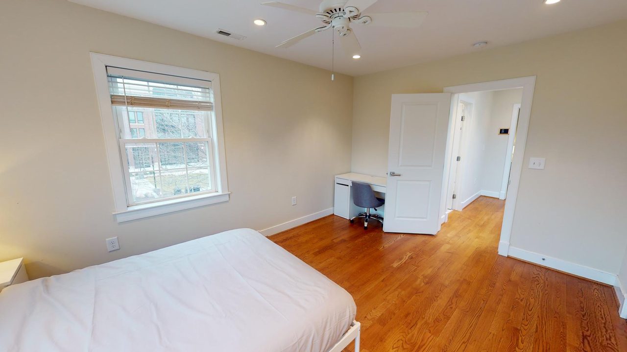 #1456: Capitol Hill - Queen Bedroom A W/Private Bathroom - #1456: Capitol Hill - Gallery - 12