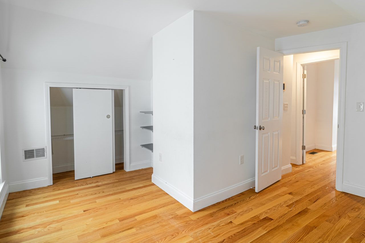  #1379: Somerville - Full Bedroom F  -  #1379: Somerville  - Gallery -  3