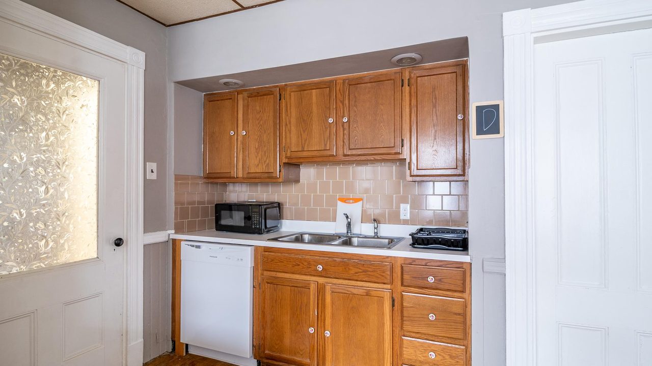 #1703: Somerville - Full Bedroom B - #1703: Somerville - Gallery - 1