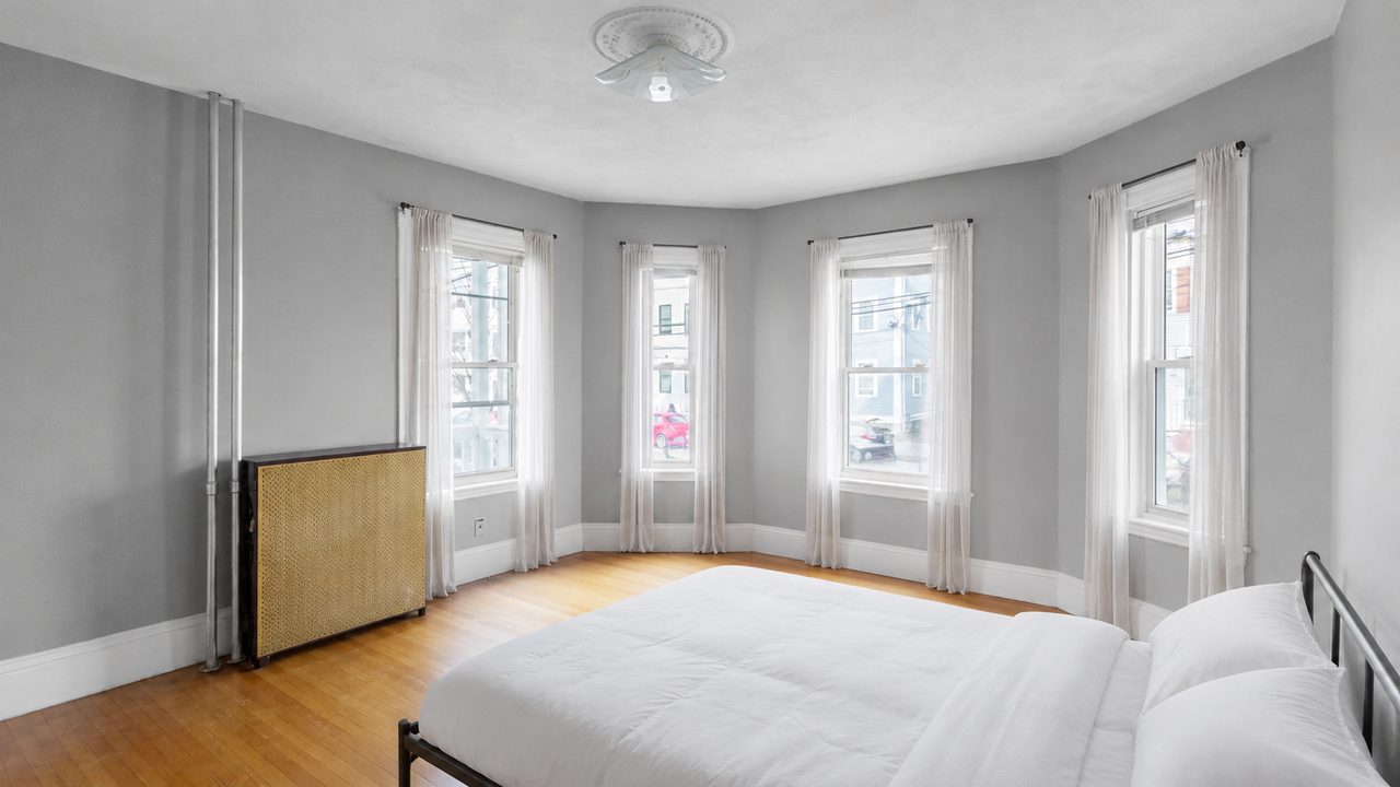 #1701: Somerville - Queen Bedroom A - 2