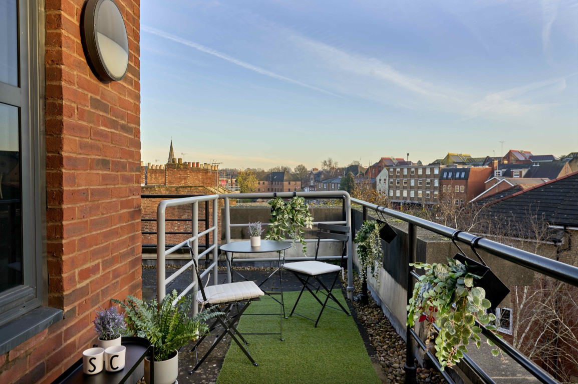  Bronze Studio Terrace  -  Student Castle Reading  - Gallery -  3