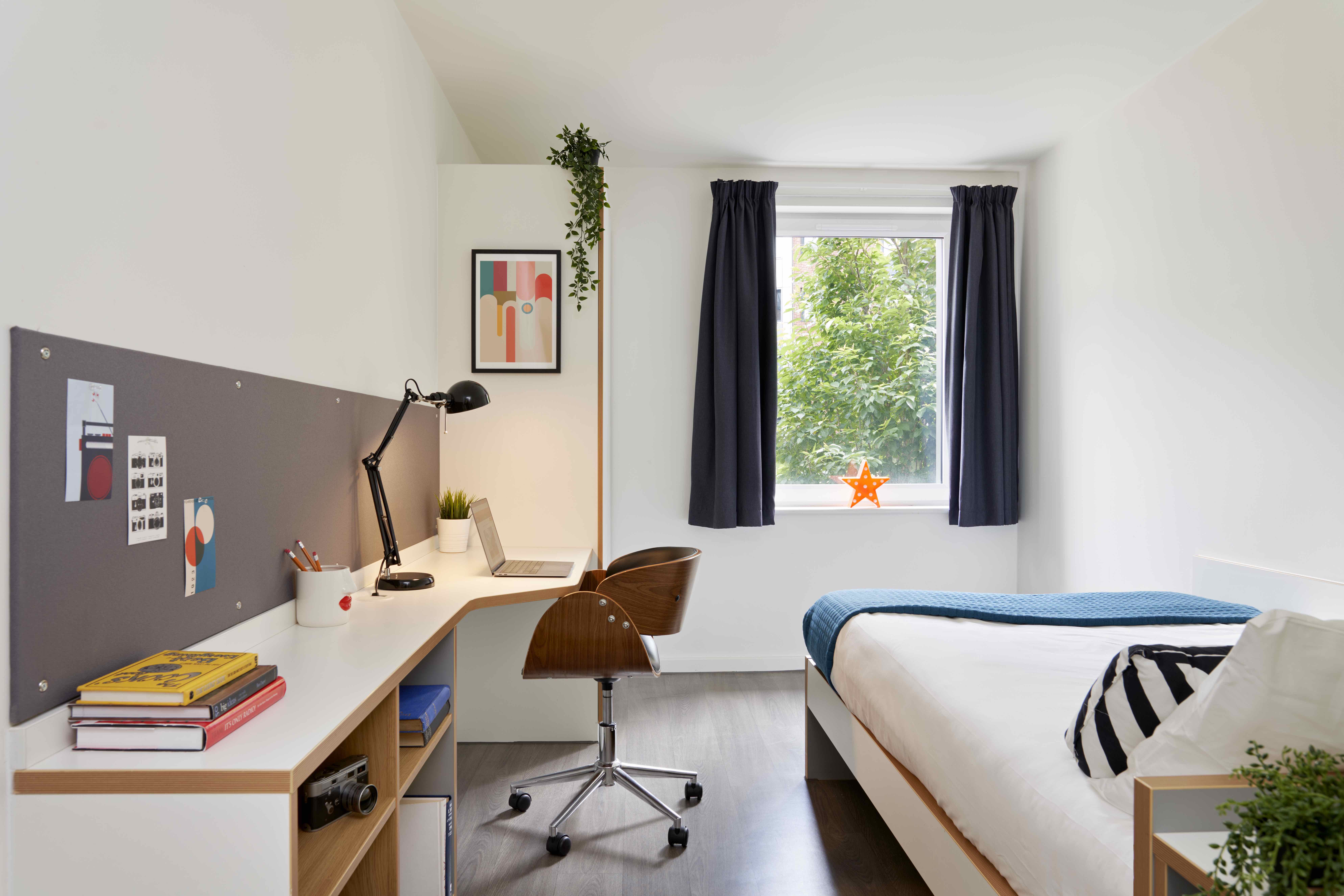 Bronze En-Suite - Asa Briggs House - Gallery - 1