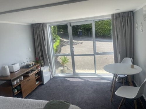 The Avenues Hideaway - Gallery - 15