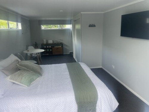 The Avenues Hideaway - Gallery - 16