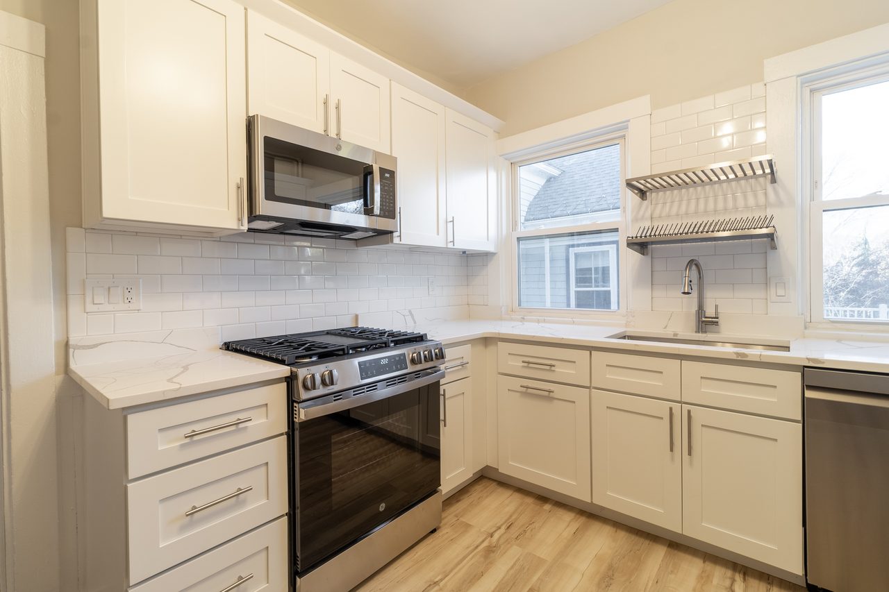 #1801: Brookline - Queen Bedroom E - 9