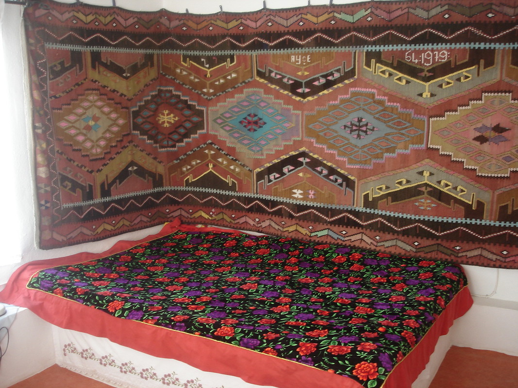 Authentic Corner Room(Single Bed) - 1