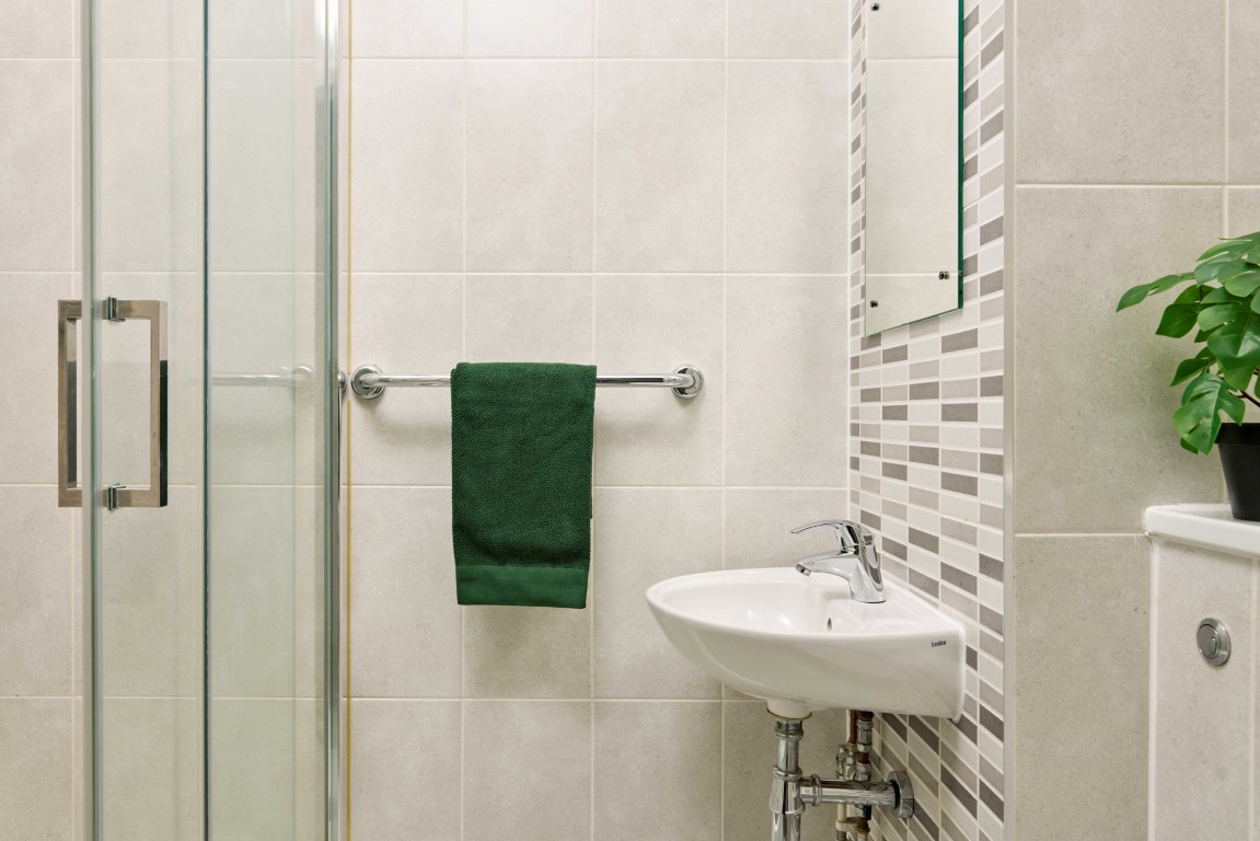  Silver Ensuite  -  The Maltings  - Gallery -  2