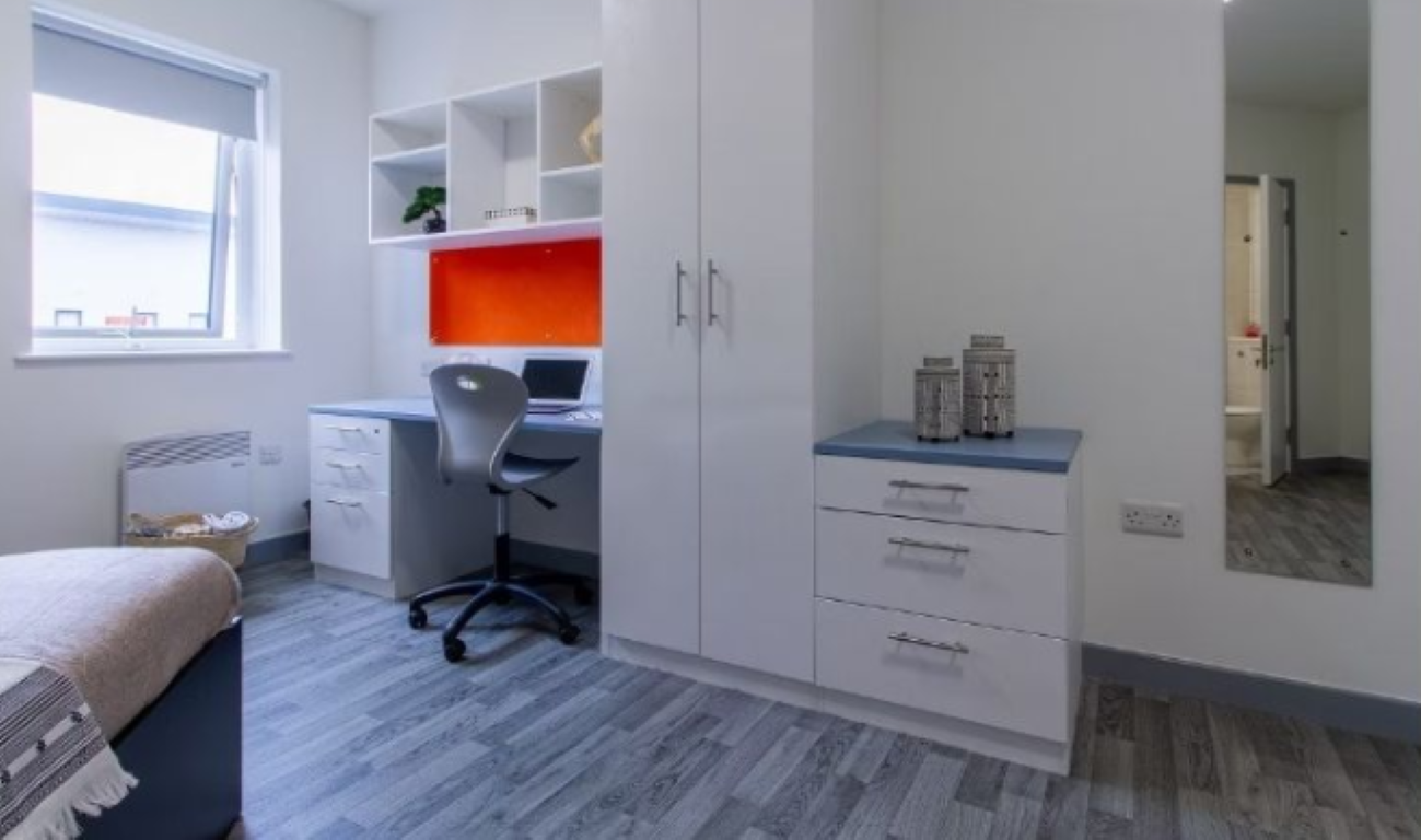  Silver Accessible Ensuite  -  The Maltings  - Gallery -  1