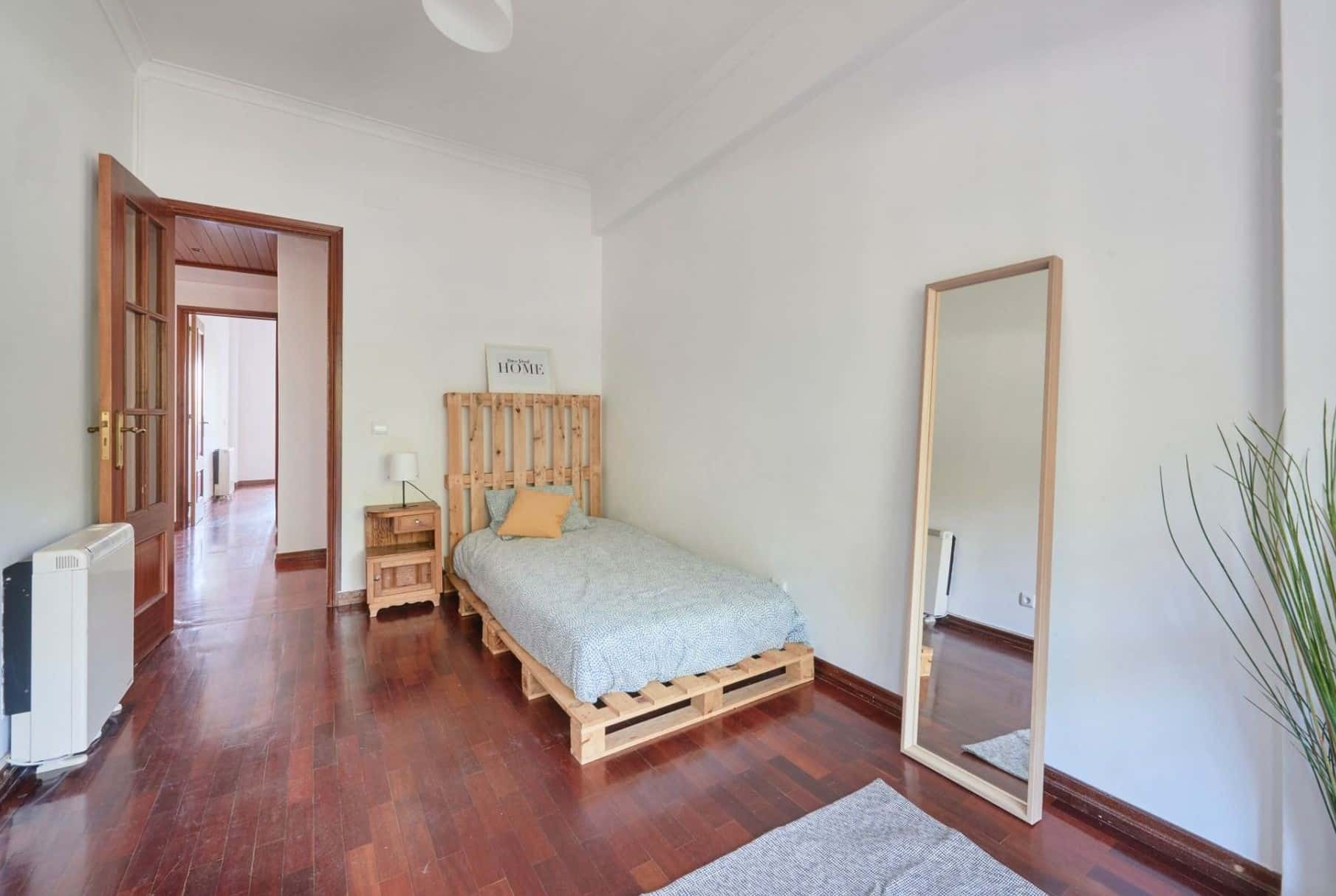 Bedroom In A 5-Bedroom Apartment, Almada - Room 2 - 2