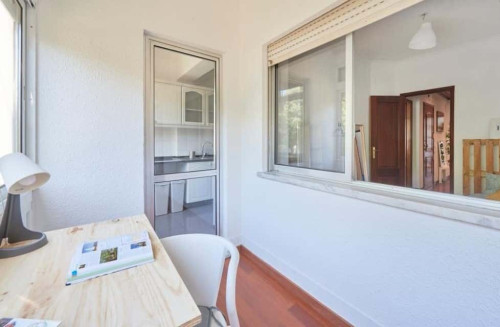 Comfortable Bedroom in a 5-bedroom Apartment, Almada - Room 1