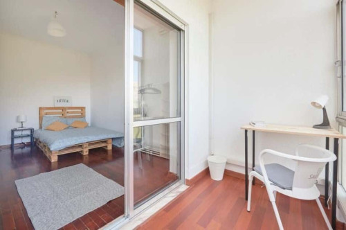 Bedroom in a 5-bedroom Apartment, Almada - Room 5