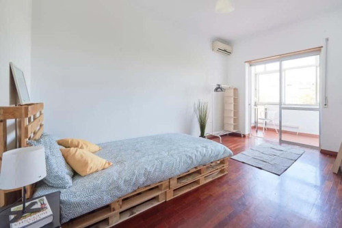 Bedroom in a 5-bedroom Apartment, Almada - Room 5