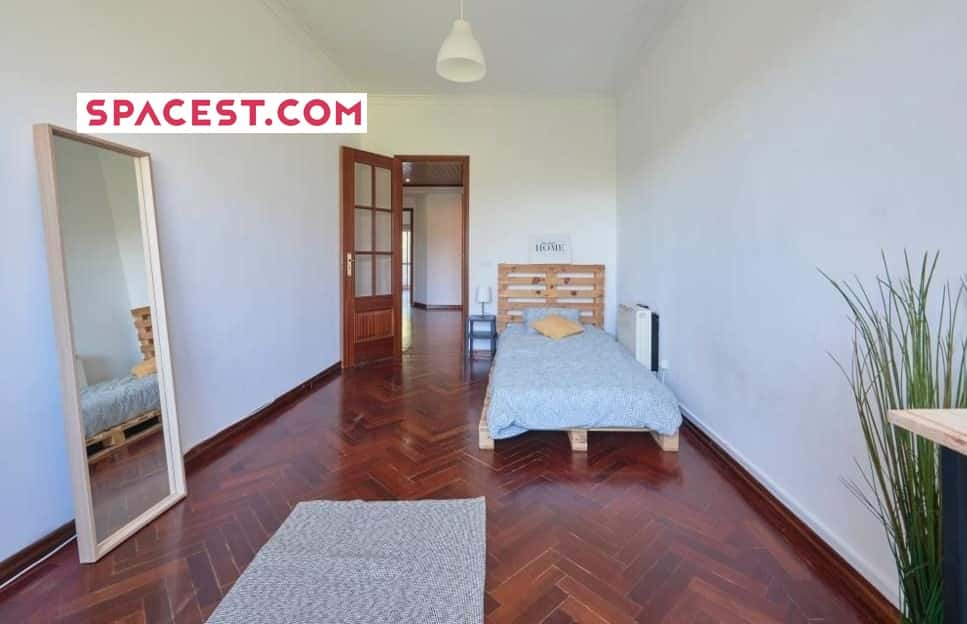 Bedroom In A 5-Bedroom Apartment, Almada - Room 4  -  Bedroom in a 5-bedroom Apartment, Almada - Room 4  - Gallery -  1