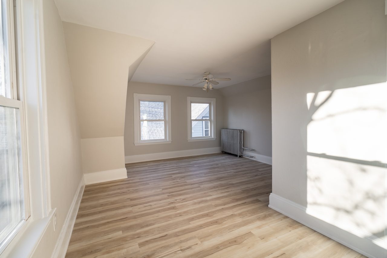 #1800: Brookline - Queen Bedroom C - #1800: Brookline - Gallery - 11