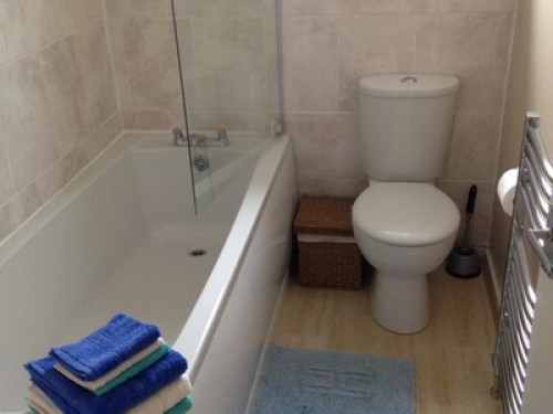 large-family-home-nr-cardiff-airprt-cardiff-148479115320241201051145AM