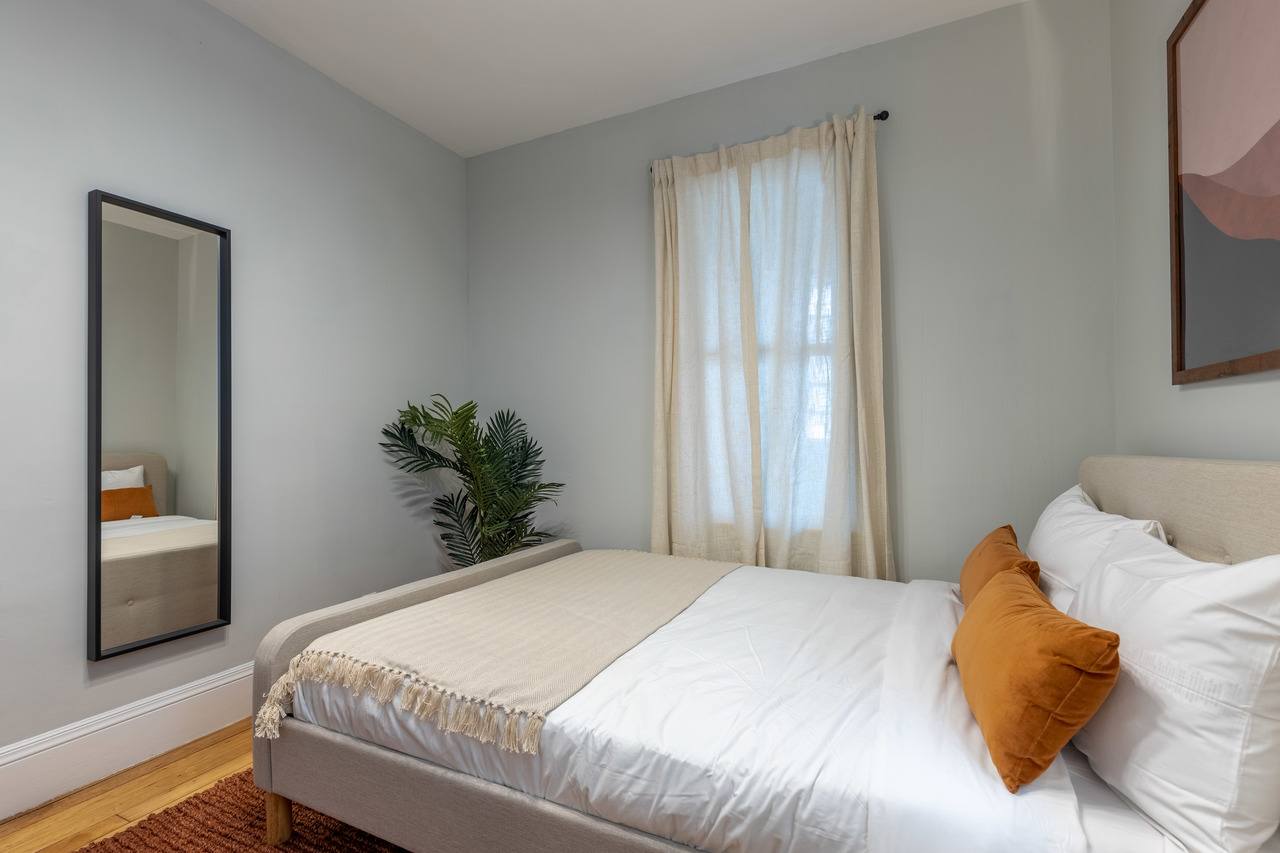 #329: Savin Hill - Queen Bedroom A - 2