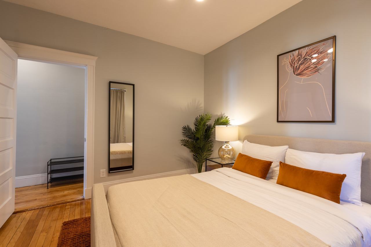#329: Savin Hill - Queen Bedroom B - 2