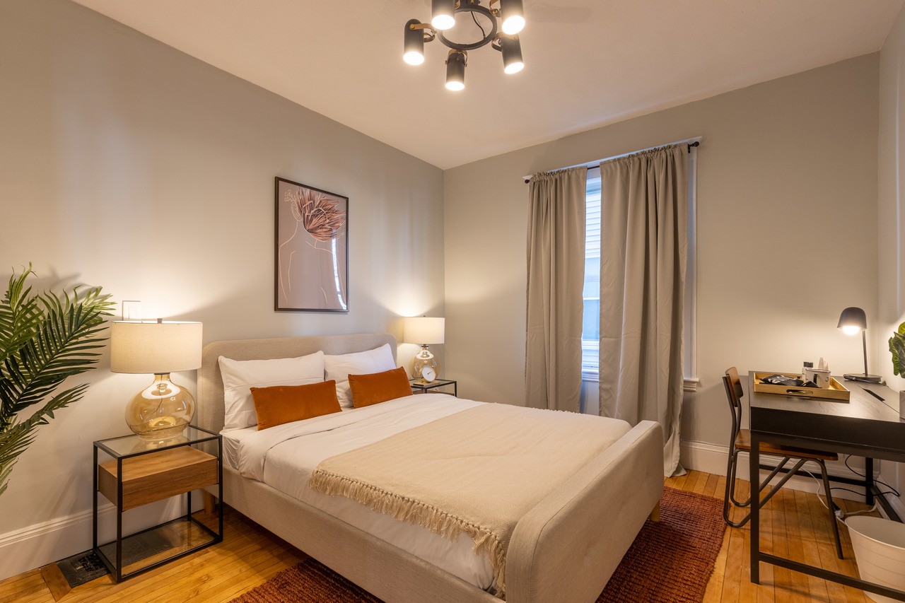 #329: Savin Hill - Queen Bedroom B - 1
