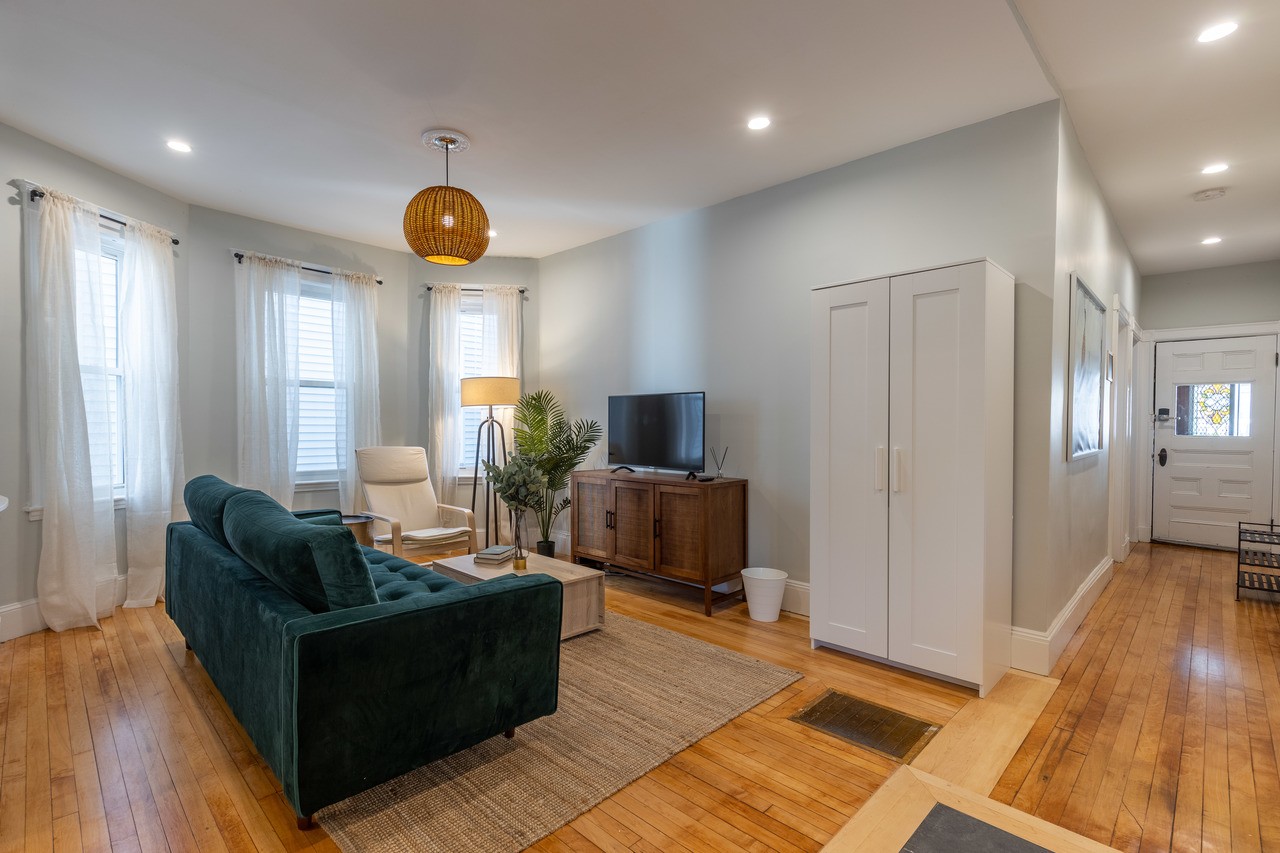 #329: Savin Hill - Queen Bedroom C - 5