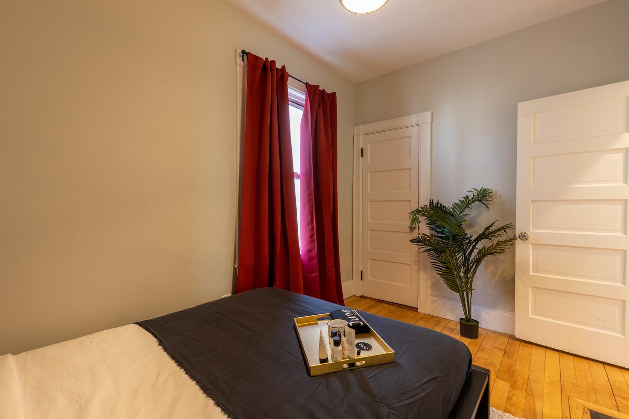 #329: Savin Hill - Queen Bedroom C - 2
