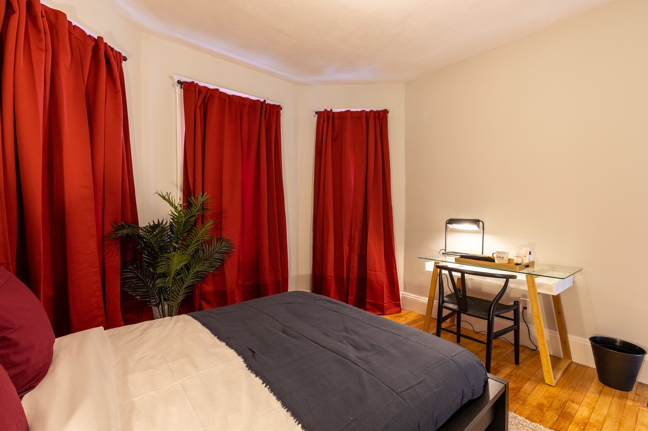 #329: Savin Hill - Queen Bedroom D - 3