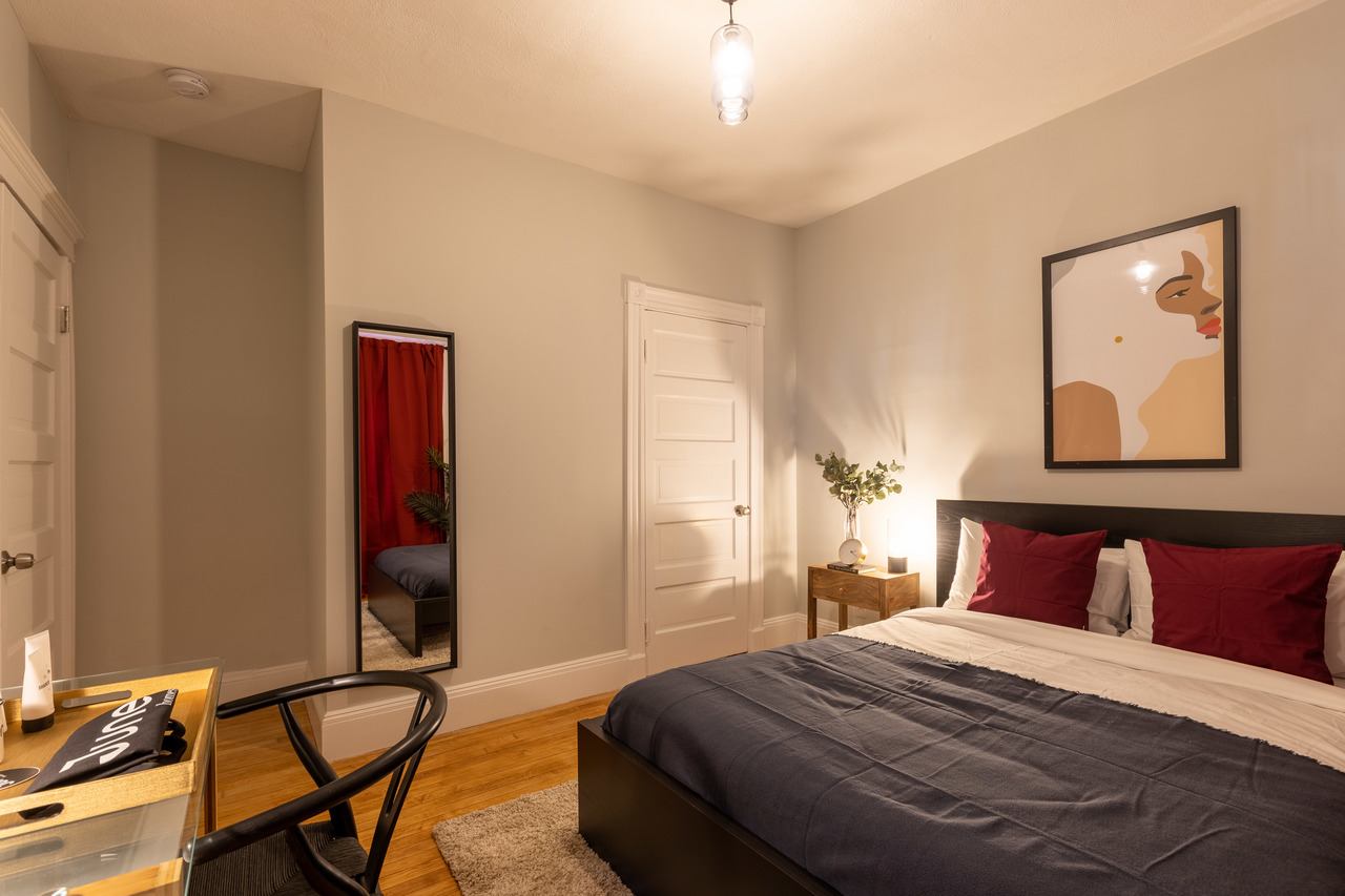#329: Savin Hill - Queen Bedroom D - 2