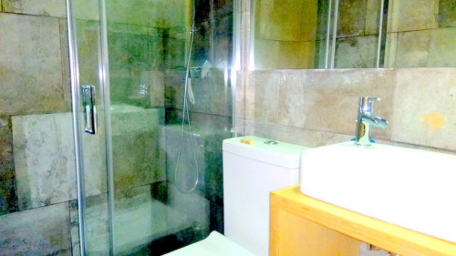 Homely room in a 9-bedroom apartment (private bathroom) - Gallery - 15