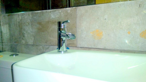 Homely room in a 9-bedroom apartment (private bathroom) - Gallery - 16