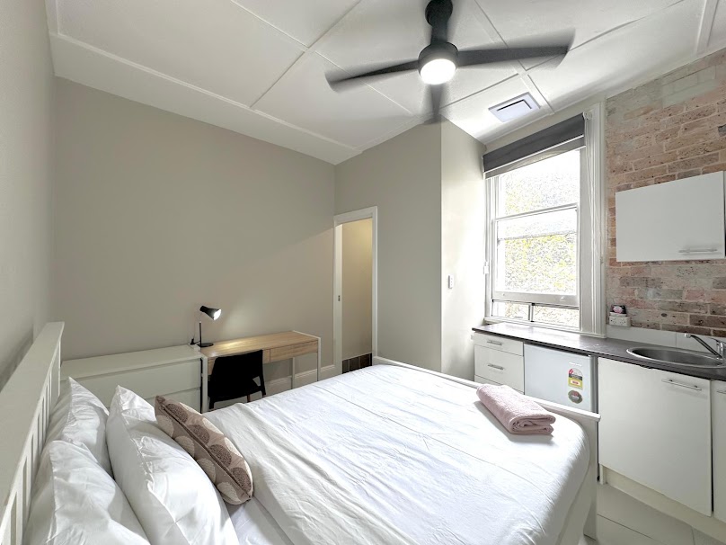  Queen Bed - Standard  -  Crown St Surry Hills  - Gallery -  4