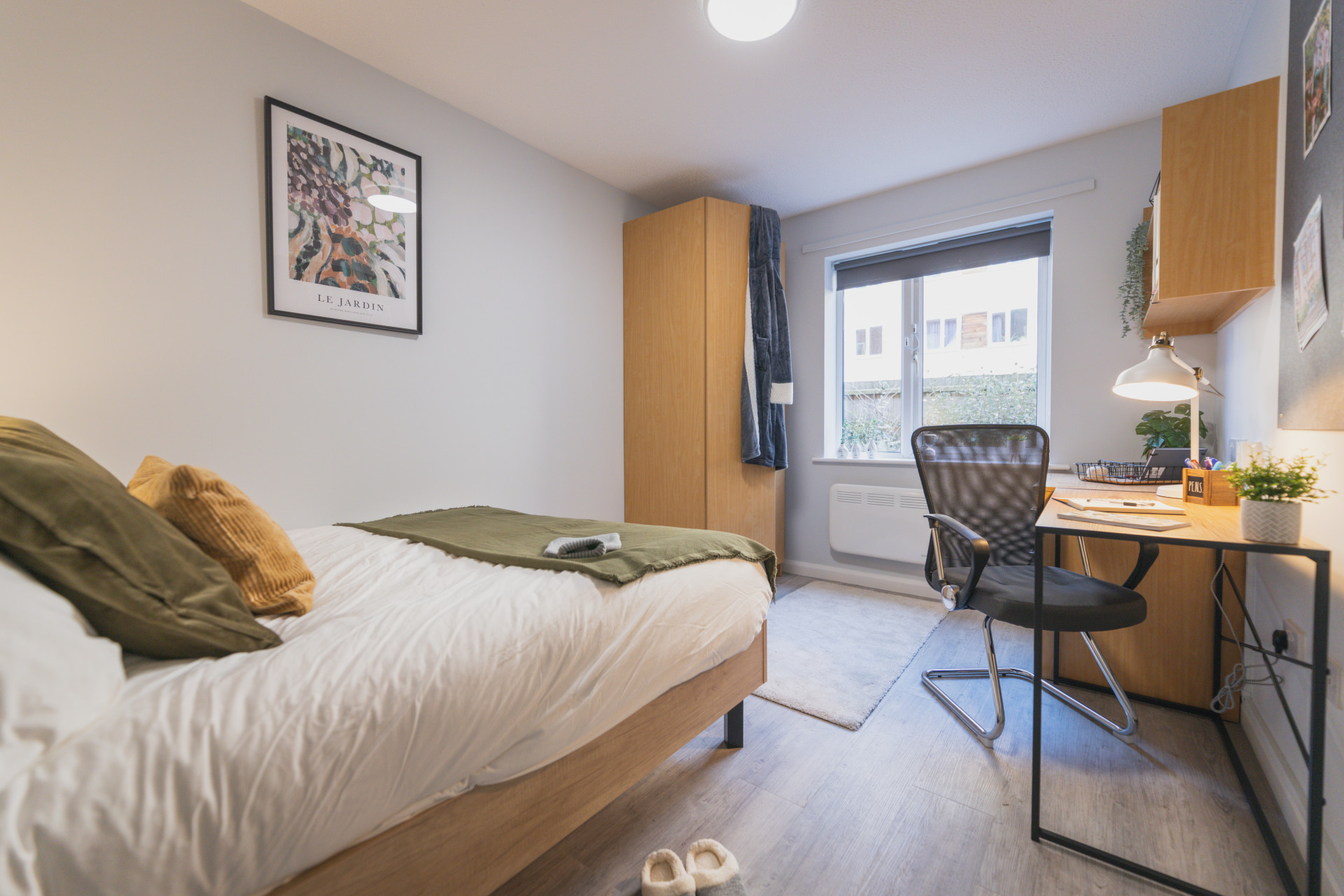 Bronze Plus Room - Madison Gardens - Gallery - 17