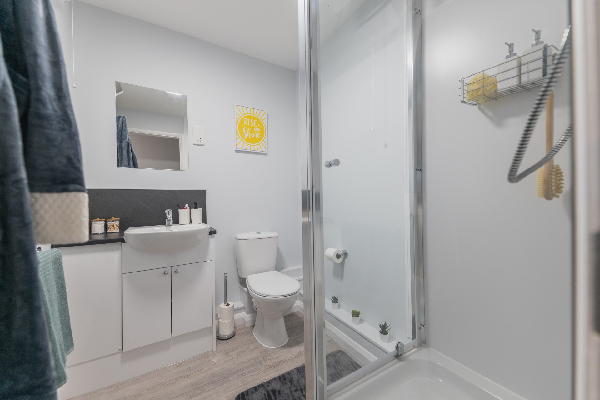 Silver En-Suite - Madison Gardens - Gallery - 20