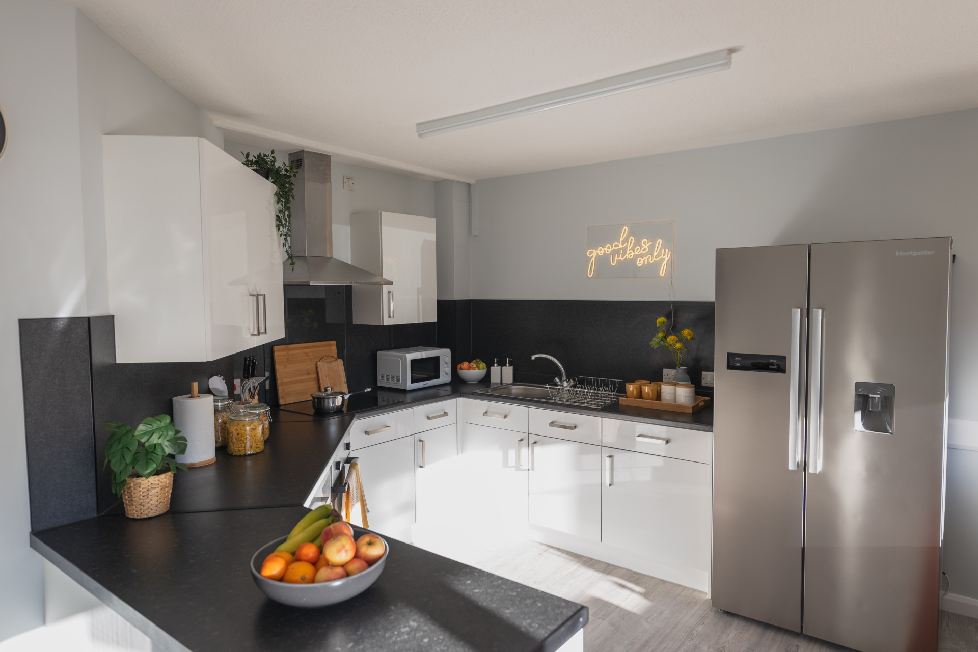Silver En-Suite - Madison Gardens - Gallery - 4