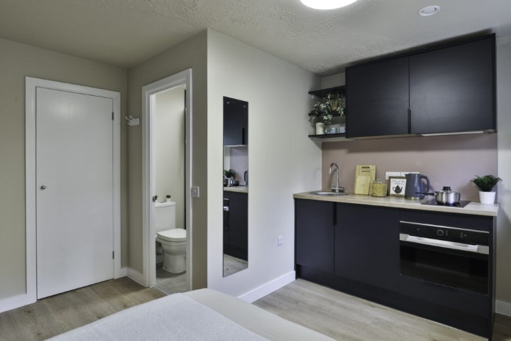  Silver Studio  -  Ladybarn House  - Gallery -  5