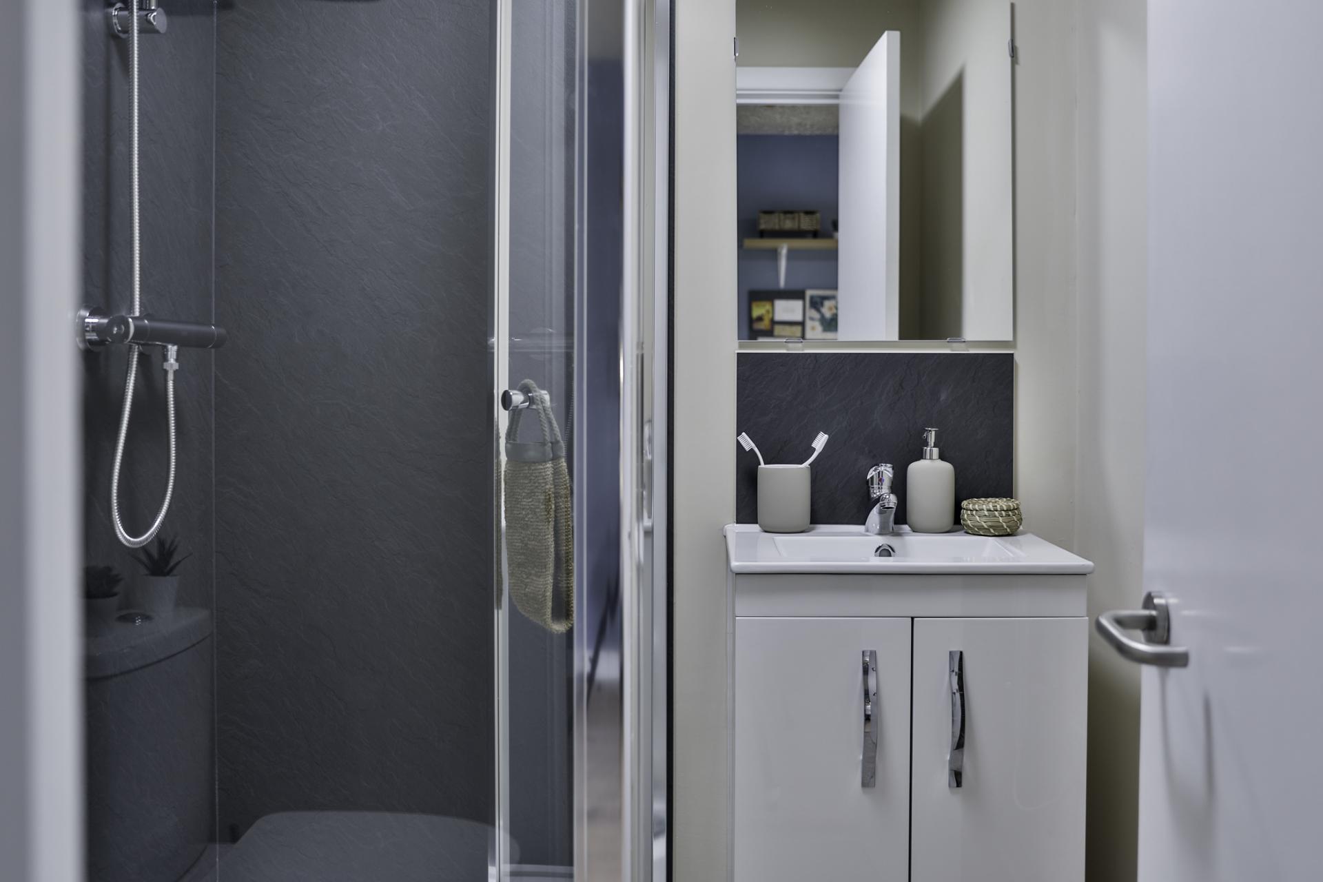  Silver Studio  -  Ladybarn House  - Gallery -  15