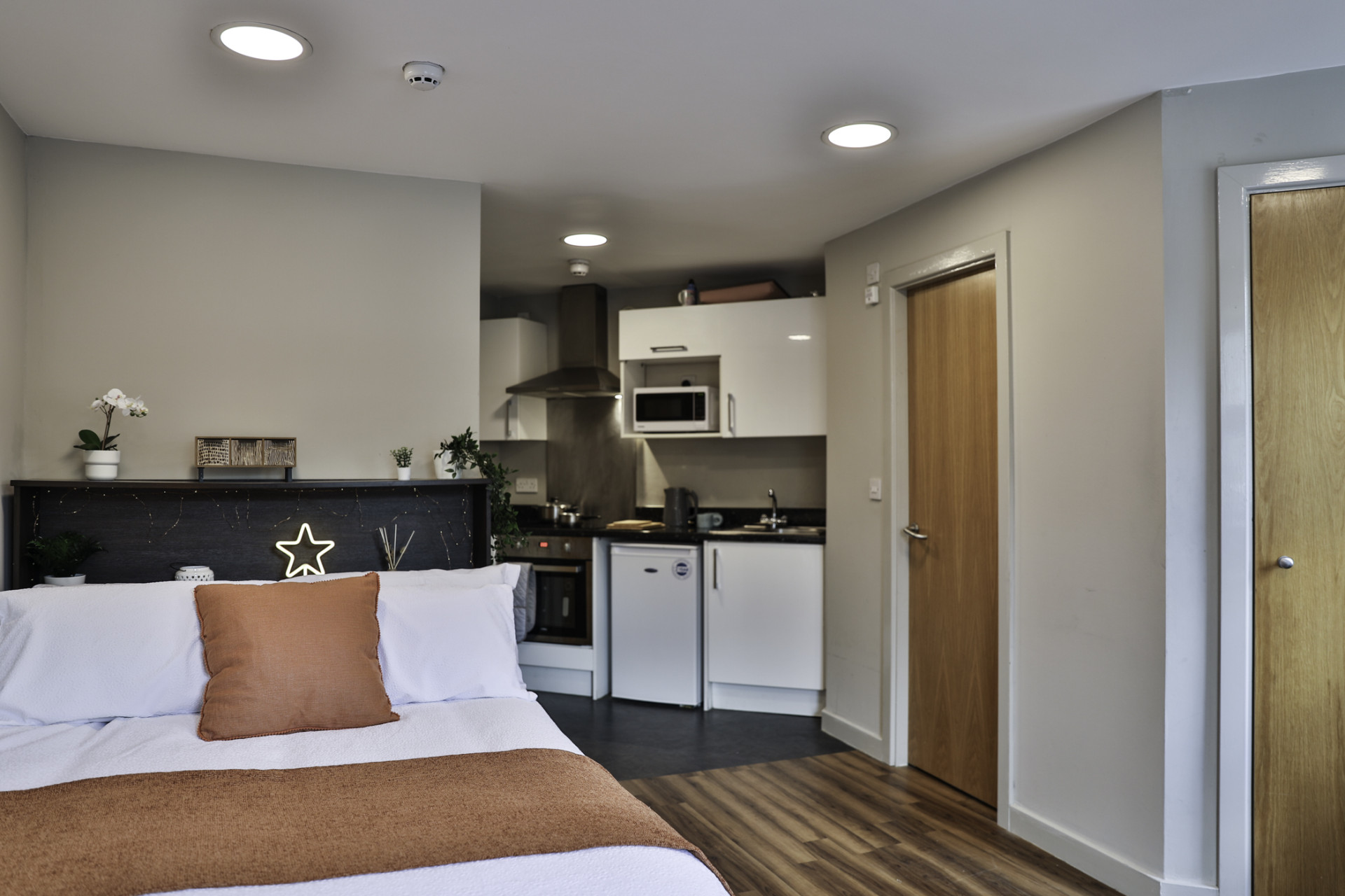  Gold Studio  -  Ladybarn House  - Gallery -  20