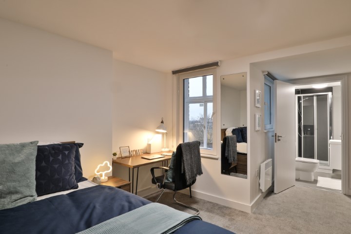  Gold Penthouse Studio  -  Francis Gardner  - Gallery -  2