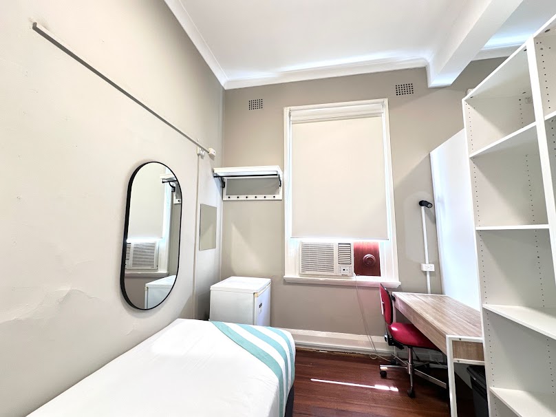 Single Bed In A Room Share - George St Haymarket - Gallery - 6